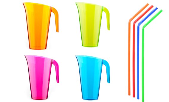 carafes plastiques pailles pique-nique